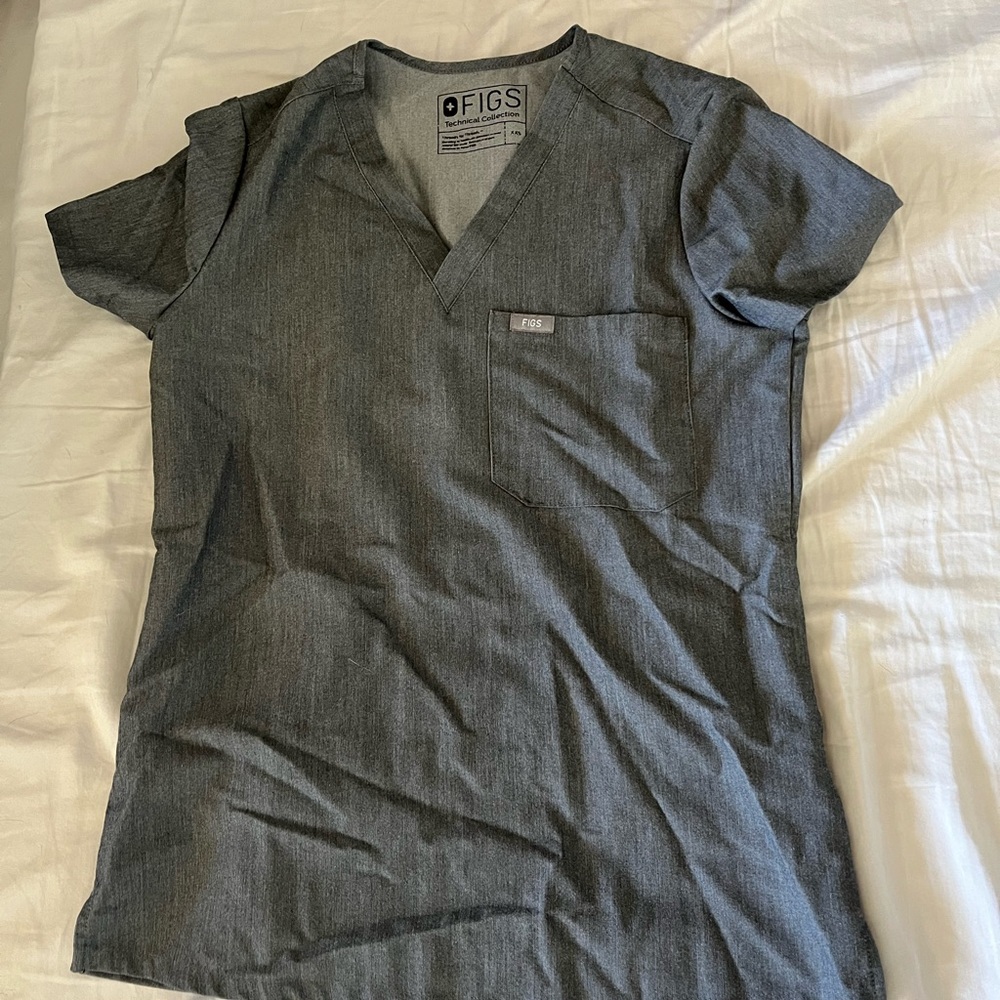 XXS Figs women's graphite Casma - 3 pocket scrub top